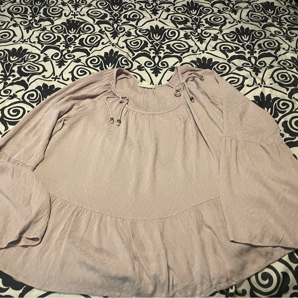 Alter’d State ladies peplum top